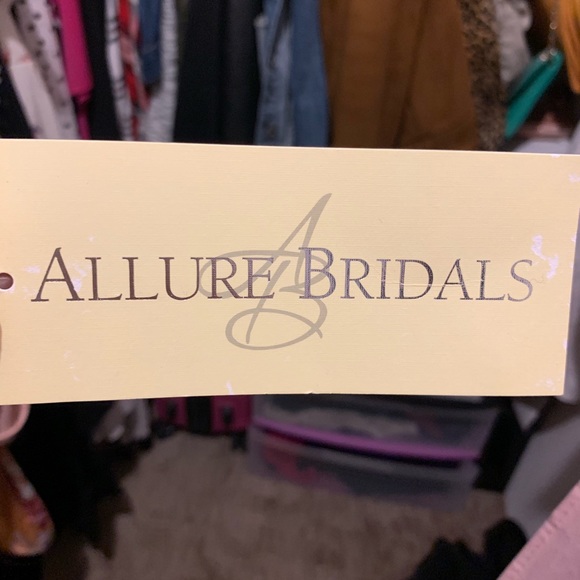 Never worn plus size allure bridal - Picture 6 of 6